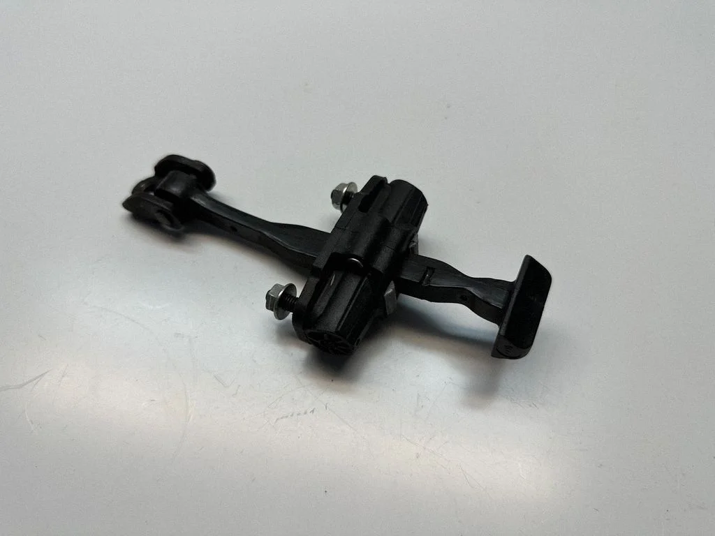 Ogranicznik drzwi tylnych AB392627200 – Ford Ranger (2019-2022)