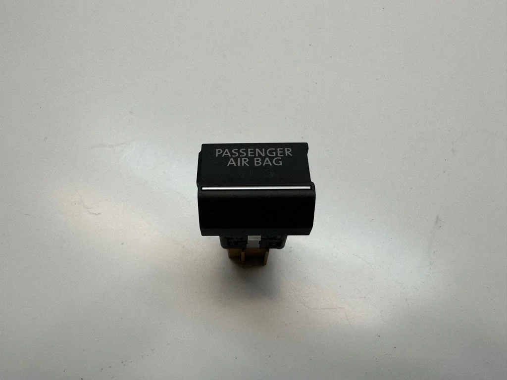 Wyłącznik poduszki powietrznej pasażera 2H6919235A