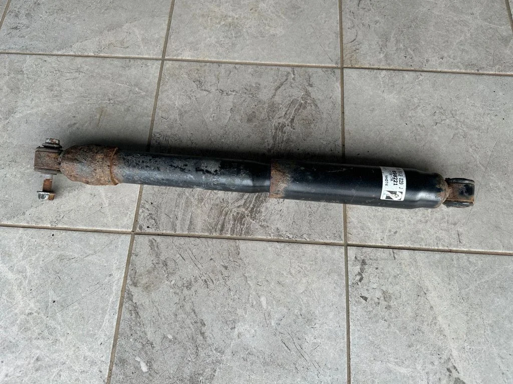 Rear shock absorber/damper – Volkswagen Amarok (2010-2020)