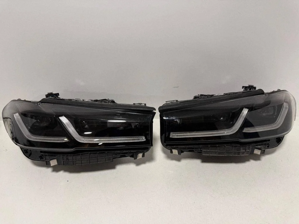 Komplet reflektorów 5A388E3 – BMW Seria 5 G30 G31 G38 (2016-)