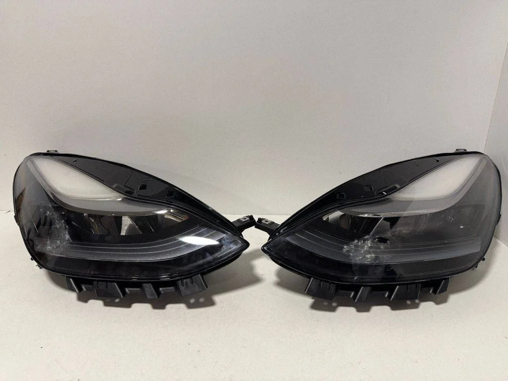 Headlights/headlamps set 151495310E – Tesla Model 3 (2017-)