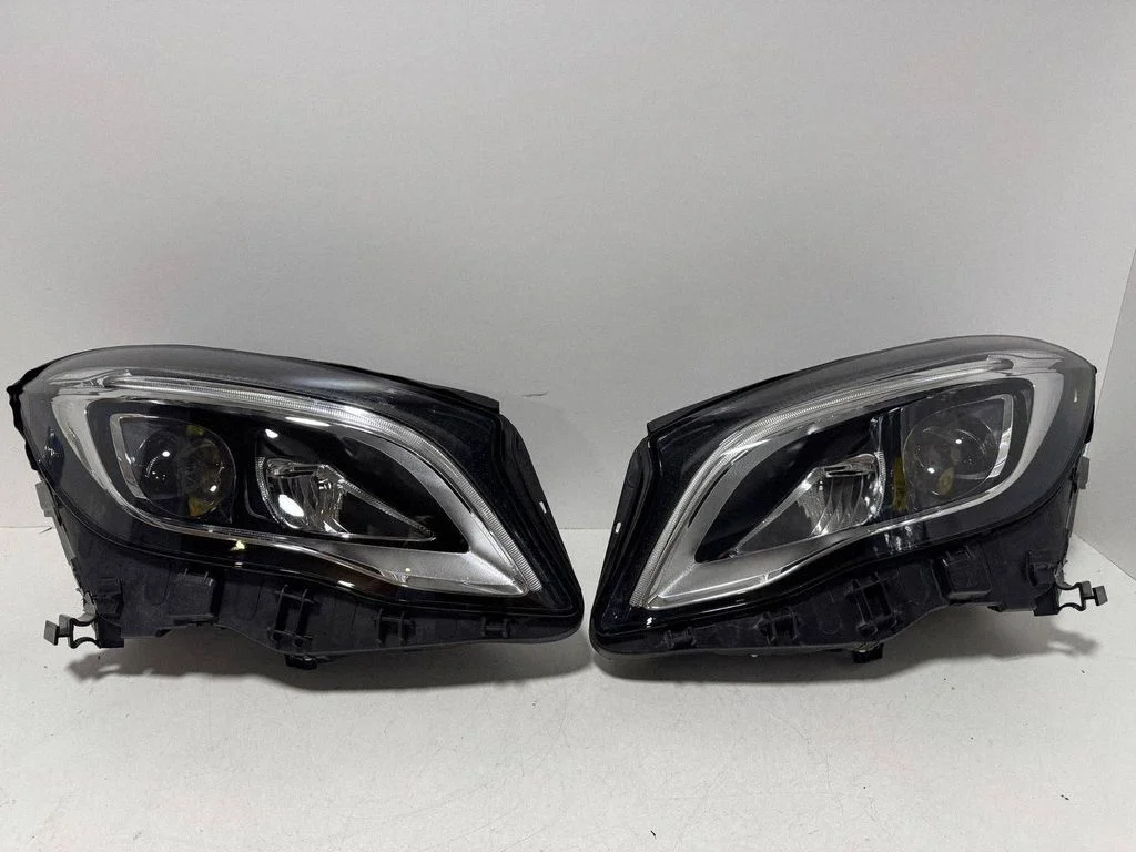Headlights/headlamps set