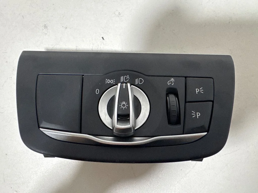 Przełącznik świateł 5A67868 – BMW X3 G01 (2018-2024)