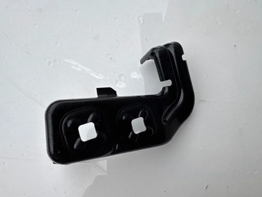 Fender mounting bracket 7255822 – BMW 3 Series F30 F35 F31 (2012-2018)