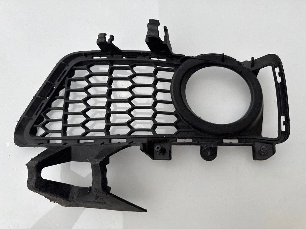 Front bumper lower grill 8062631 – BMW 3 Series F30 F35 F31 (2012-2018)