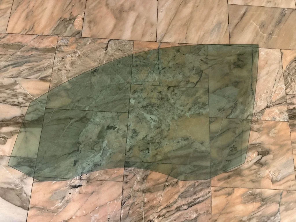 Front door window glass four-door – Volkswagen Tiguan (2007-2016)