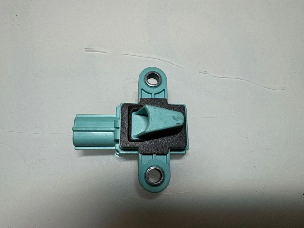 Airbag deployment crash/impact sensor 8K0955557C – Audi A4 S4 B8 8K (2008-2015)