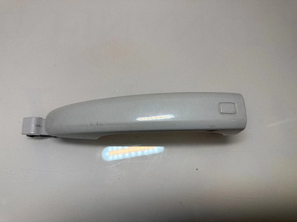 Front door exterior handle 8T0837205A – Audi A4 S4 B8 8K (2008-2015)