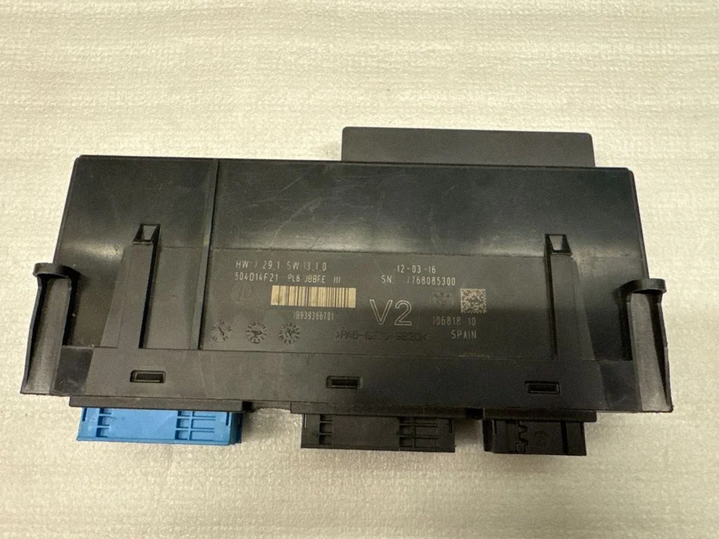 Comfort/convenience module 10681810 – BMW 5 Series F10 F11 (2009-2016)