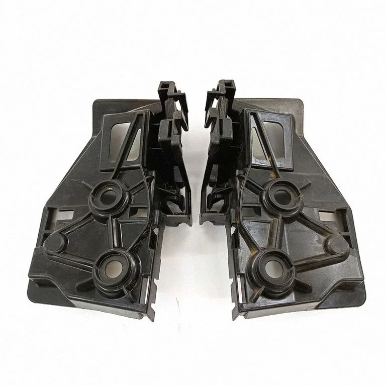 Rear bumper mounting bracket 5NA807393A
