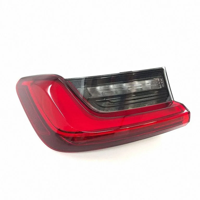 Lampa tylna w błotniku H3742044913