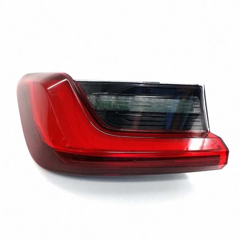 Lampa tylna w błotniku 63217420449