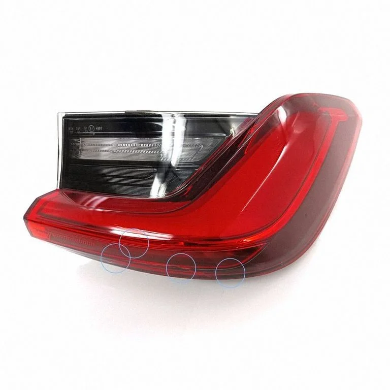 Lampa tylna w błotniku H4744275808