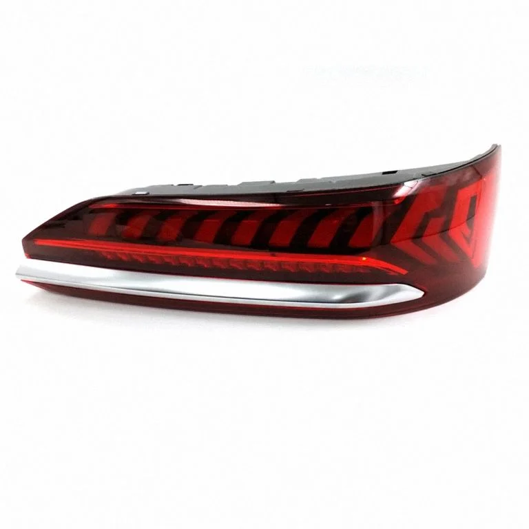 Lampa tylna w błotniku 4M0945094G – Audi Q7 4M (2015-)