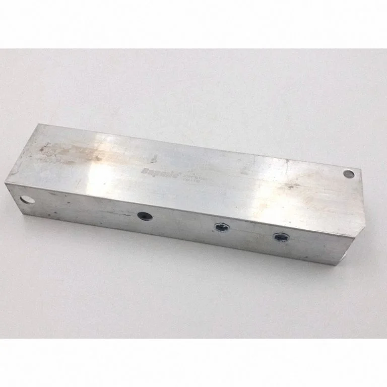 Front bumper mounting bracket 51117158873