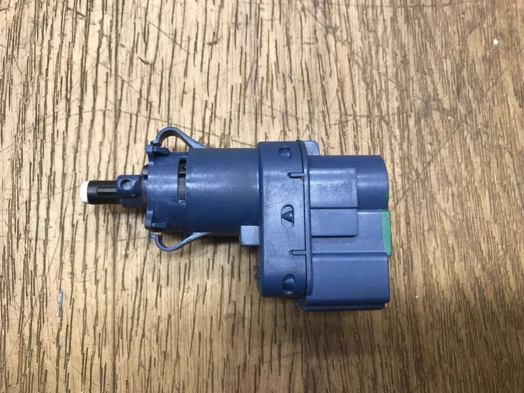 Brake pedal sensor switch – Land Rover Discovery 5 (2017-)