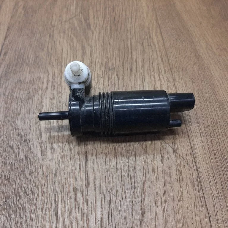 Windscreen/windshield washer pump 1006671