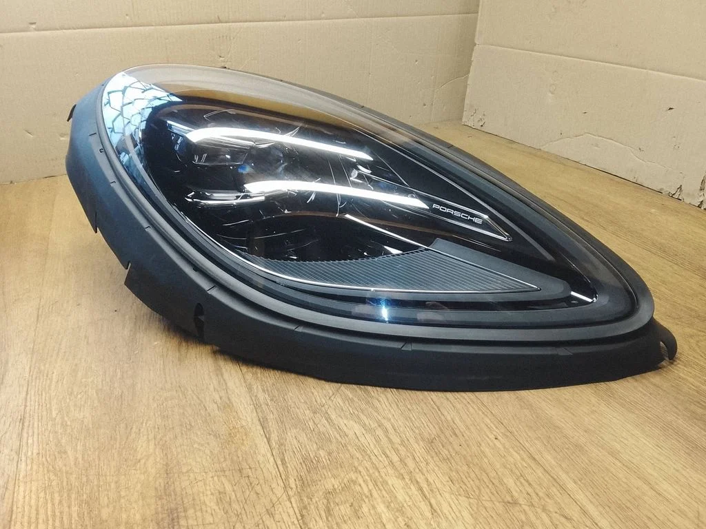 Headlight/headlamp 95B941016G