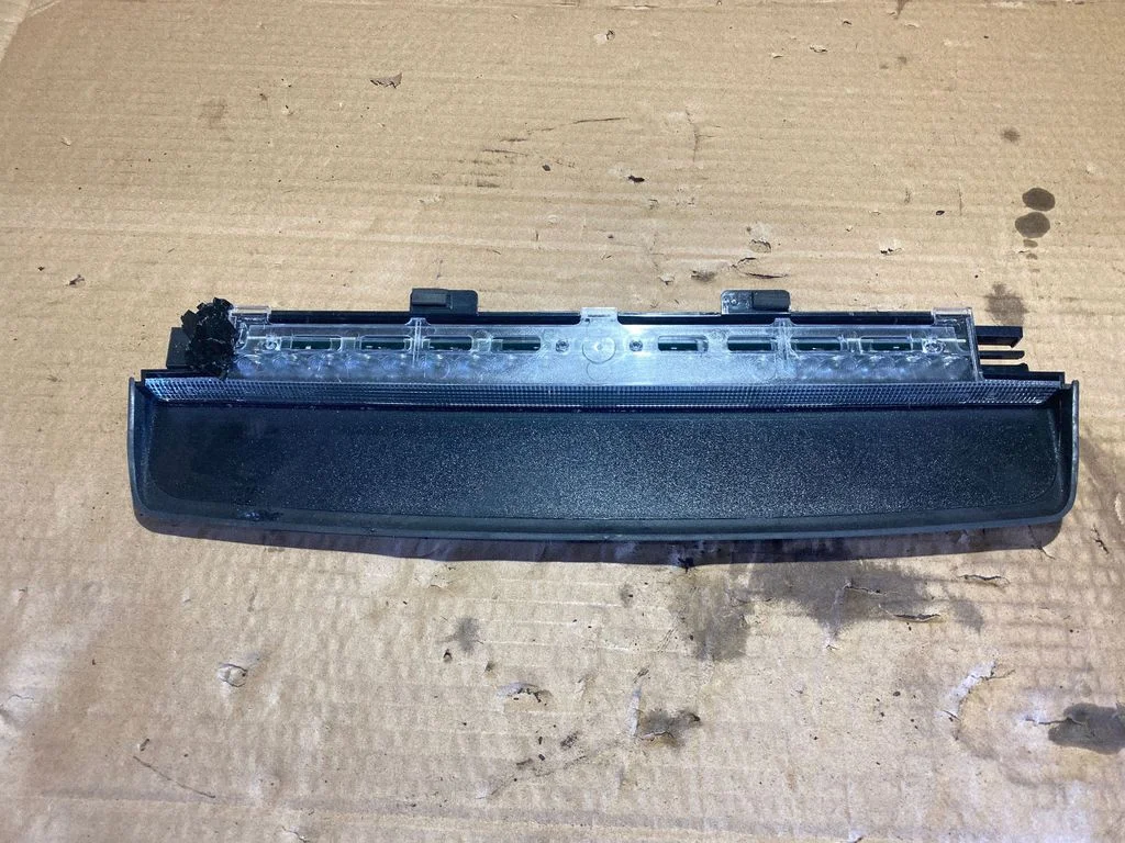 Papildu stopgaismas lukturis – BMW 5. sērija F10 F11 (2009-2016)