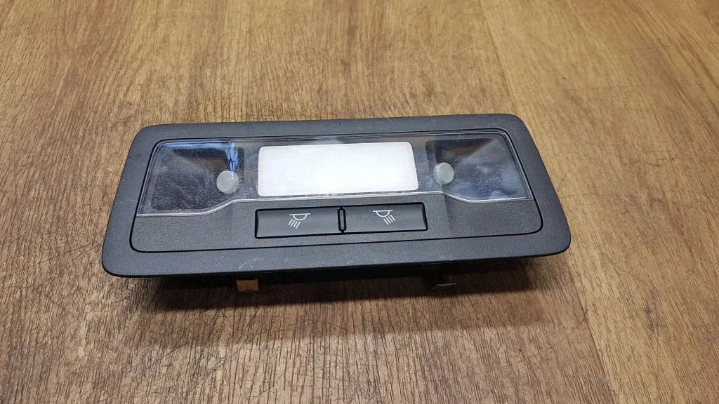 Rear seat light GE30105260