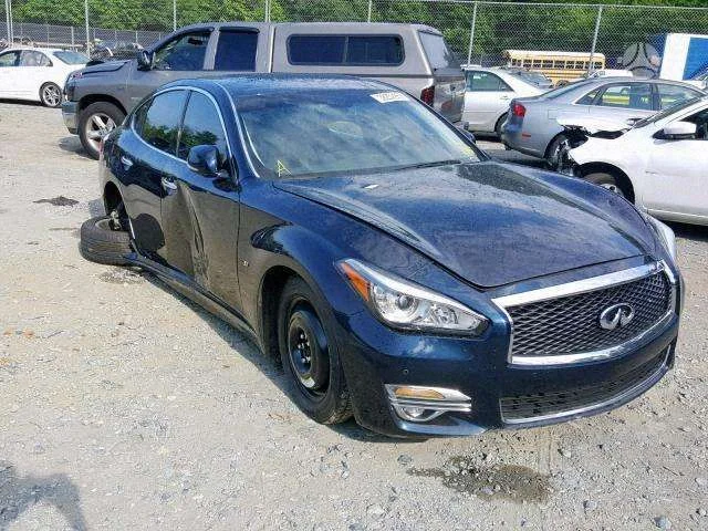 Infiniti M