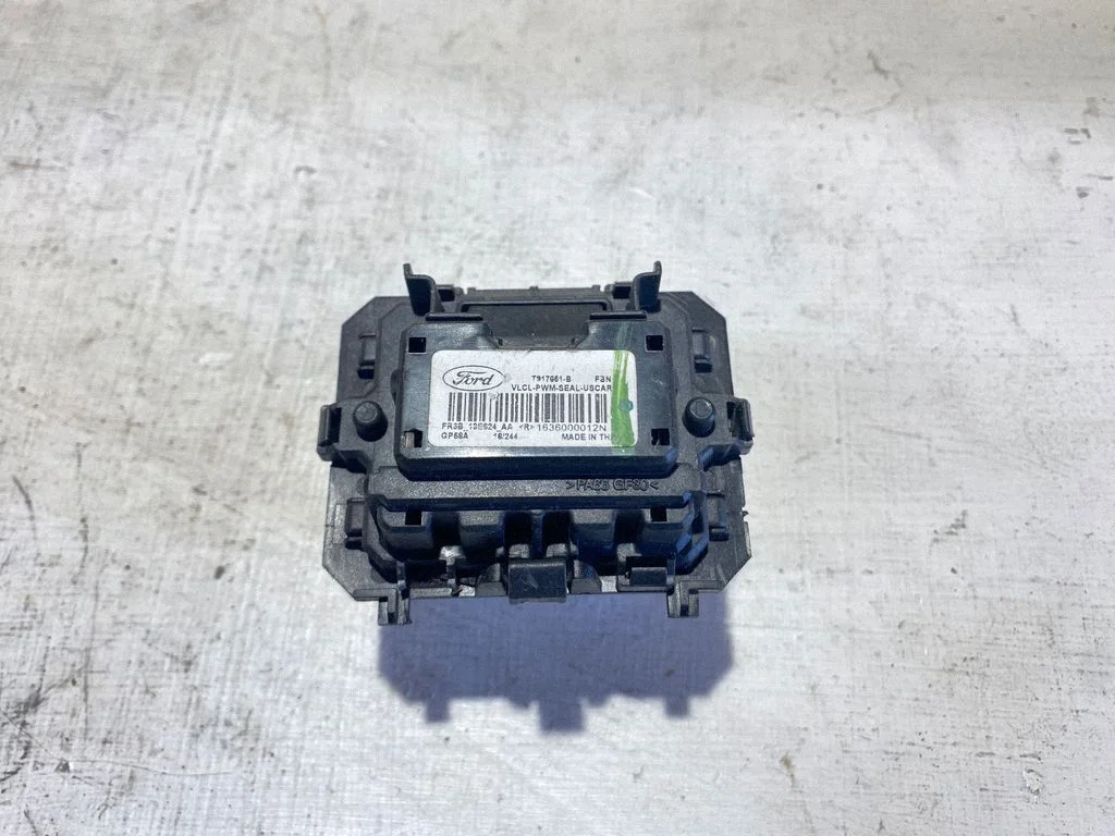 Heater blower motor/fan resistor FR3B19E624AA