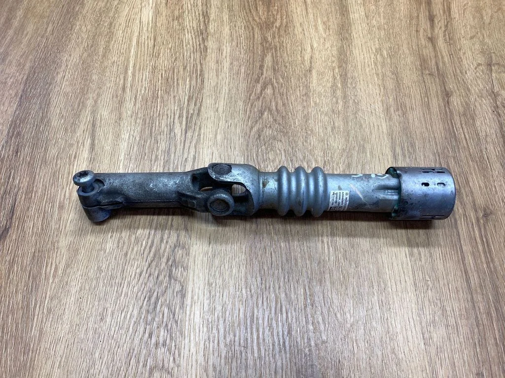 Steering column universal joint A2054620678