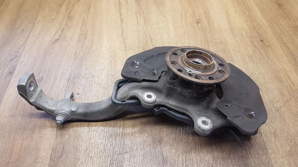 Front wheel hub A2533323400