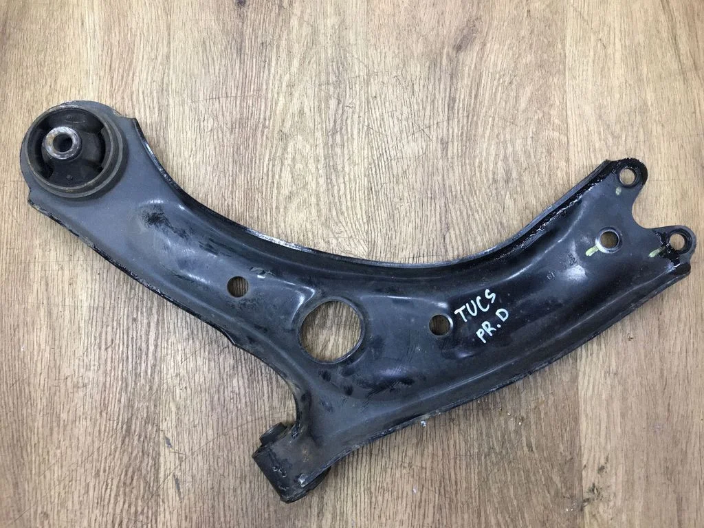 Front lower control arm/wishbone 54501D7000