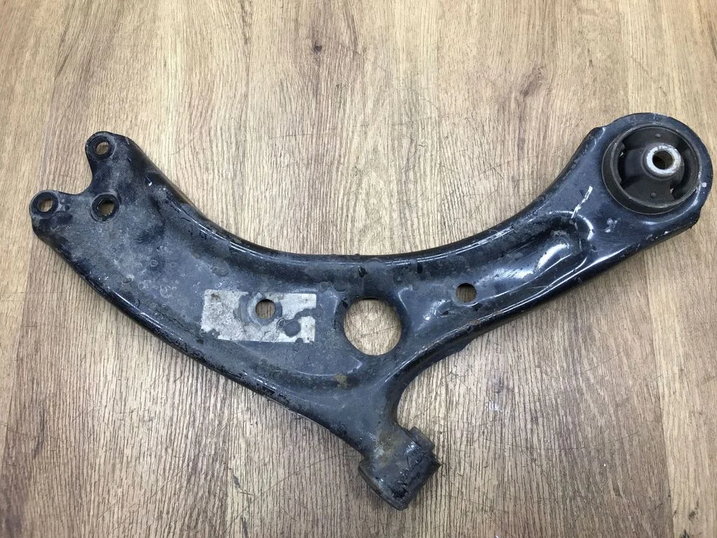 Wahacz przedni dolny 54501F1000 – KIA Sportage (2016-2021)