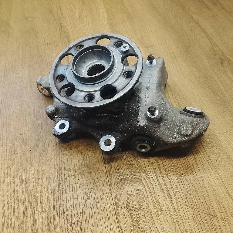 Tagumine rumm A2053572600