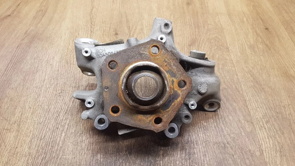 Tagumine rumm 80A505459B