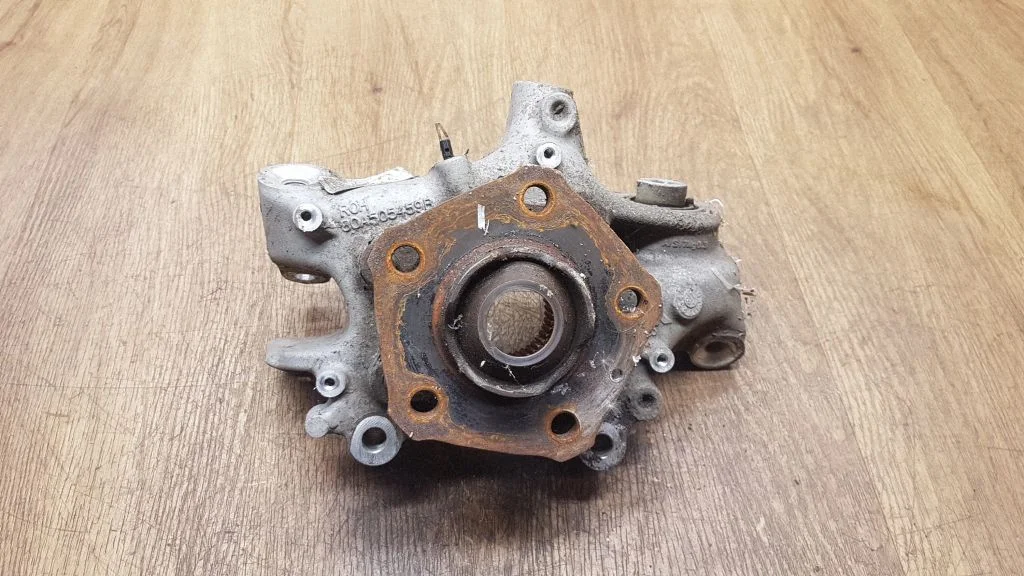 Tagumine rumm 80A505459B