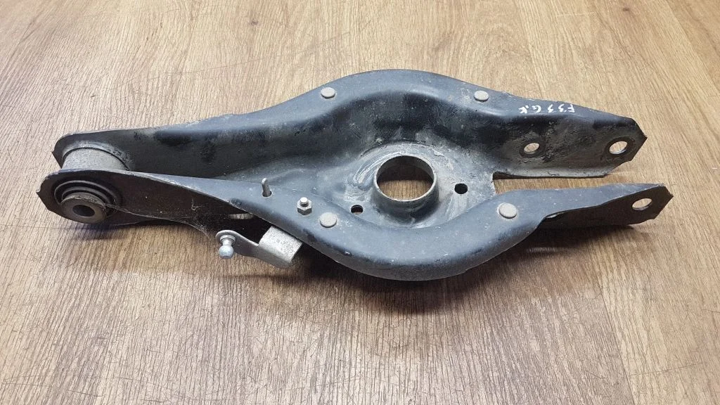 Rear upper control arm/wishbone 6867540