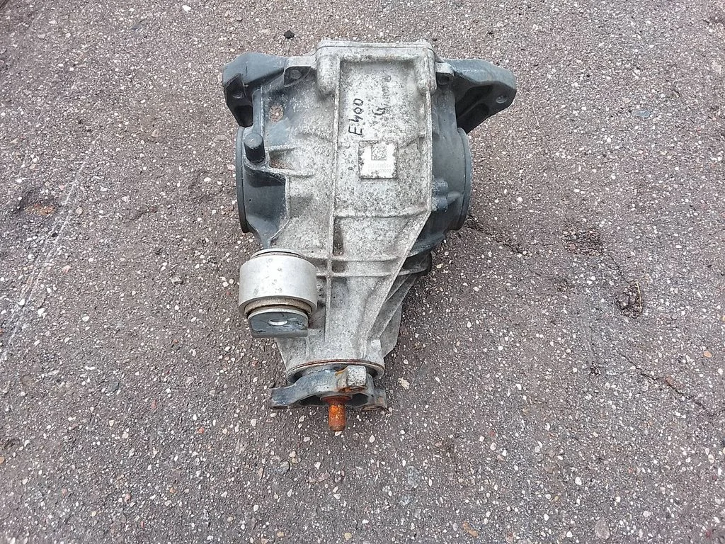 Aizmugurējais reduktors A2133500506