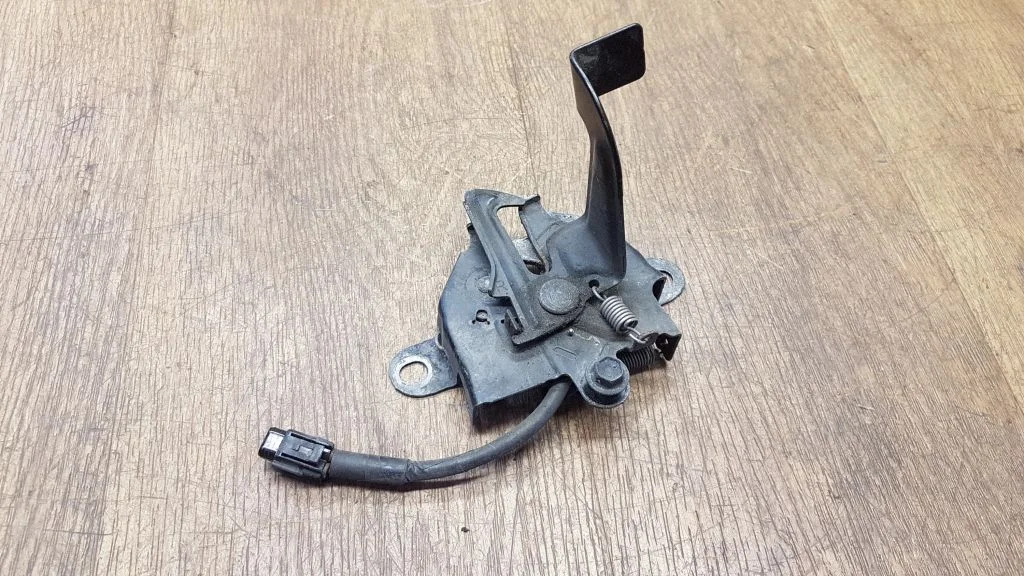 Engine bonnet/hood lock/catch 5351048240