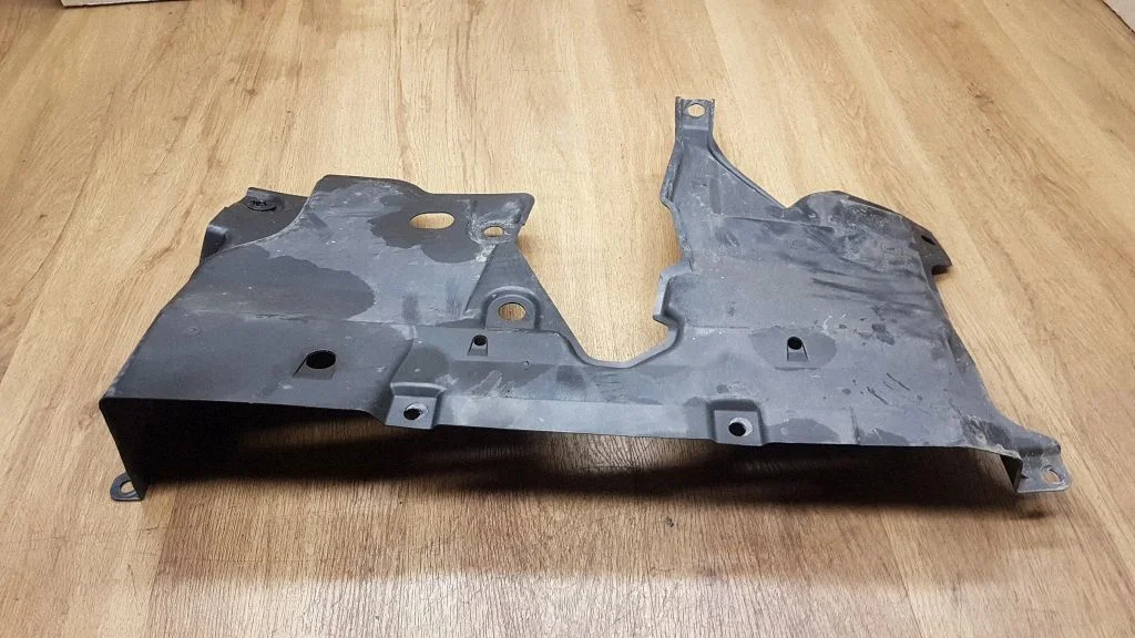 Engine splash shield/under tray 5816648050