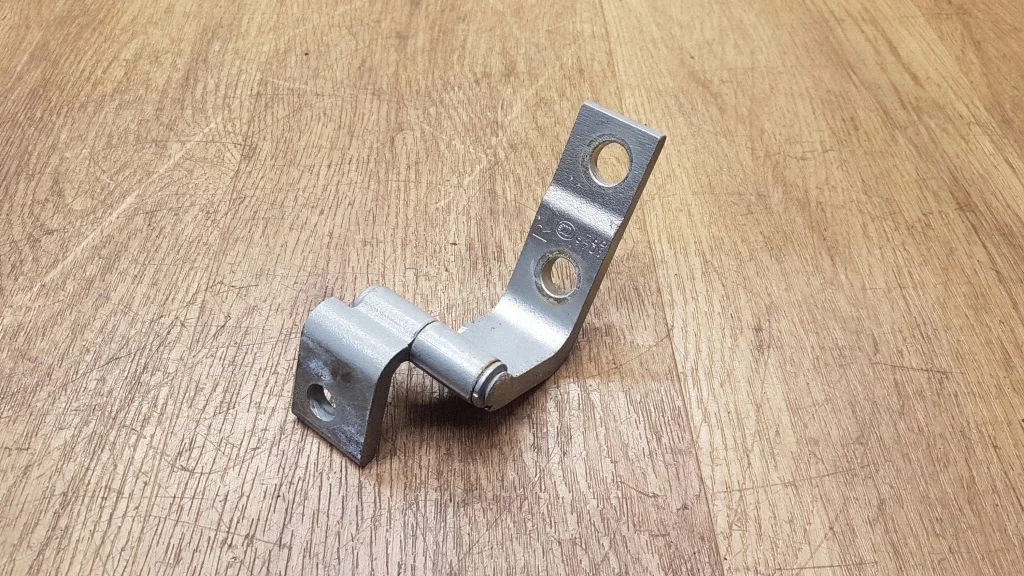 Front door upper hinge 6871048010