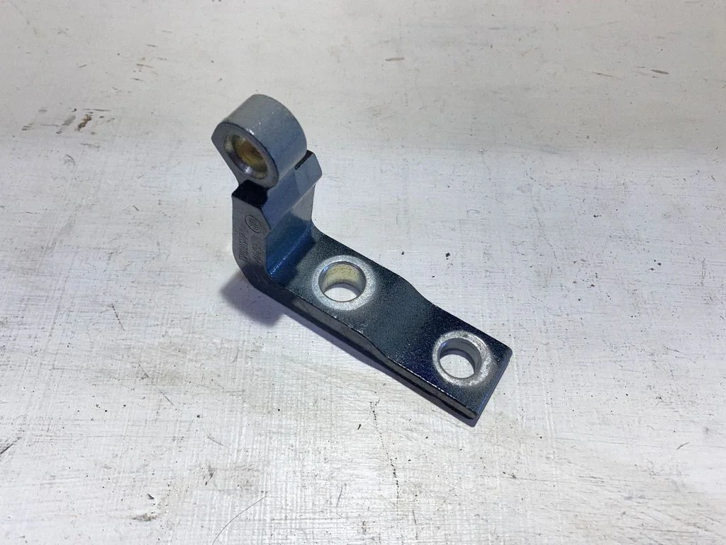 Front door upper hinge 31424586 – Volvo XC90 (2014-)