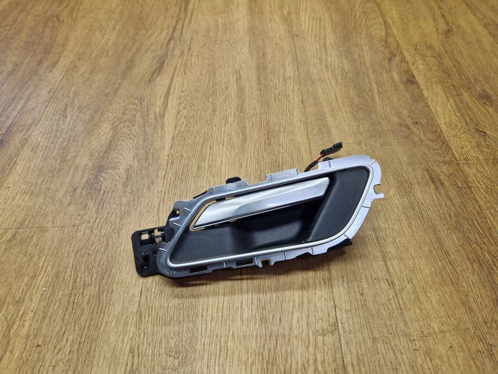 Esiukse sisemine käepide GX7322600AC – Jaguar F-Pace (2016-)