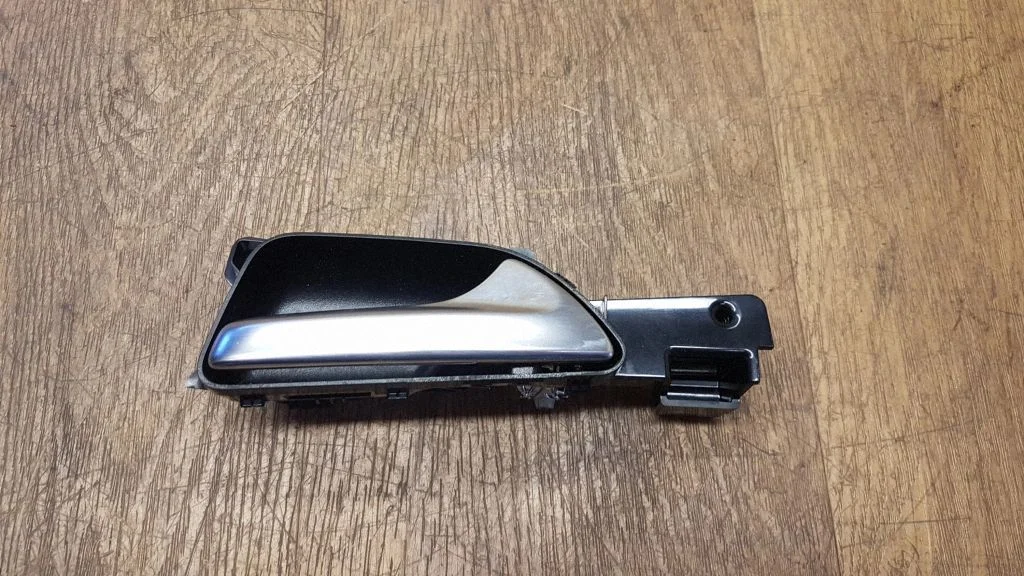 Front door interior handle A1667600661