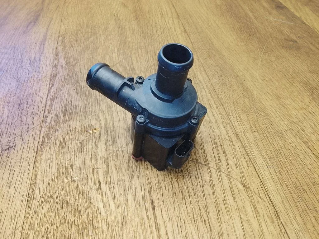 Electric auxiliary coolant/water pump 06H121601M