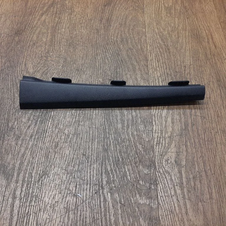 Armatuurlaua külje viimistluspaneel 95B868240A – Porsche Macan (95B) (2019-)