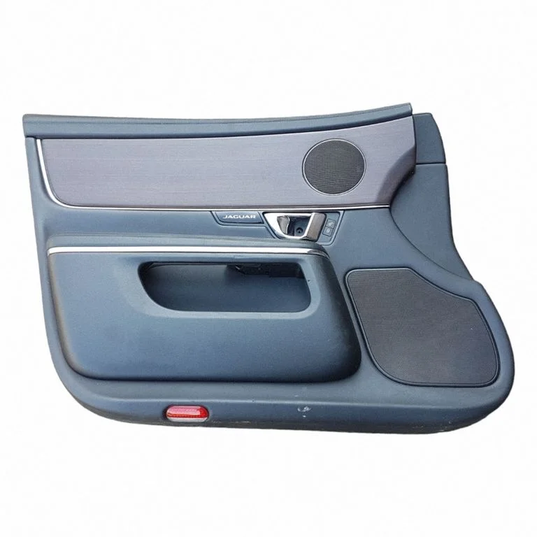 Eesmiste uste sisevooder AW93F23713C – Jaguar XJ X351 (2009-2019)