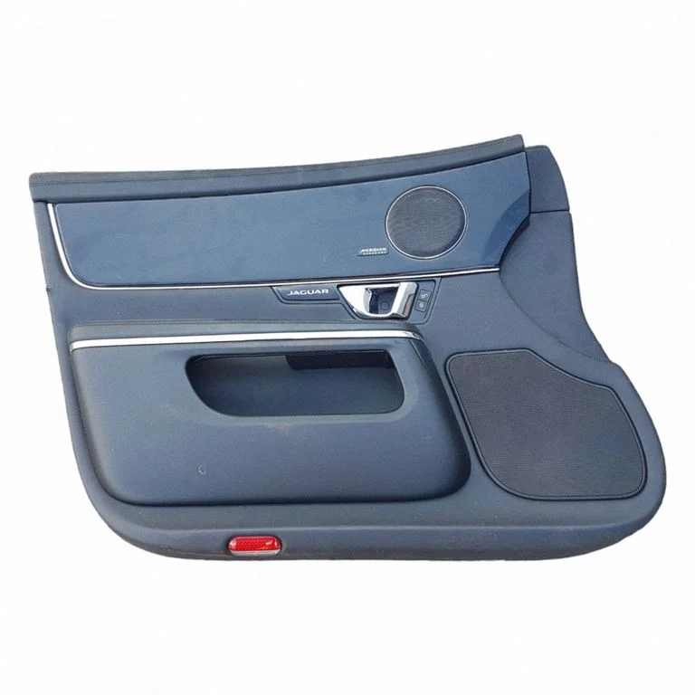 Eesmiste uste sisevooder AW93F23713C – Jaguar XJ X351 (2009-2019)