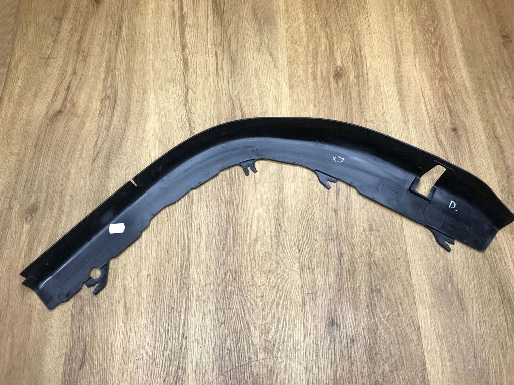 Eesmiste uste sisevooder EW93208B20A – Jaguar XJ X351 (2009-2019)
