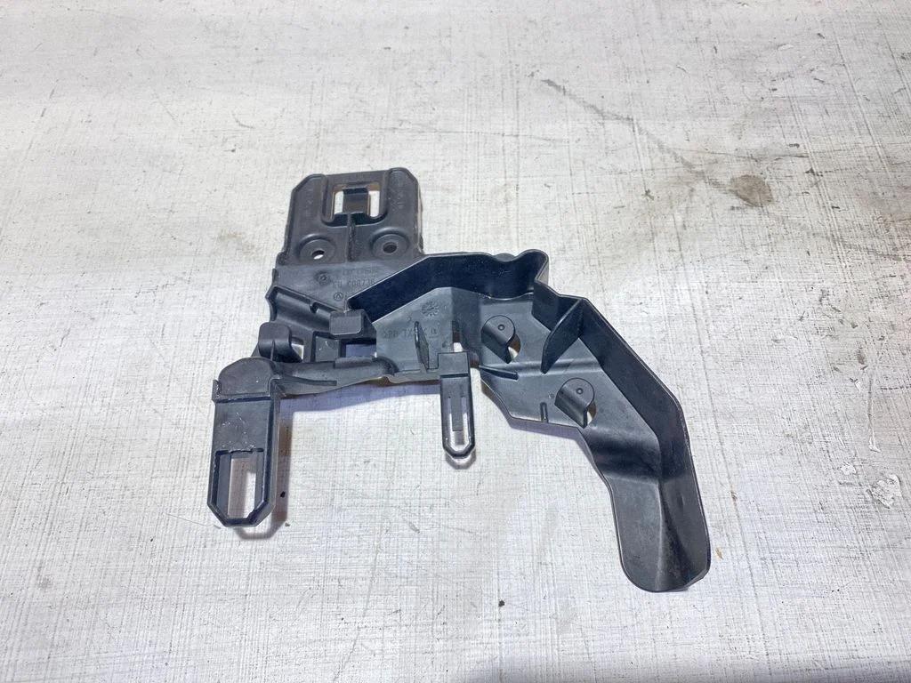 Other front door trim element A2057230314