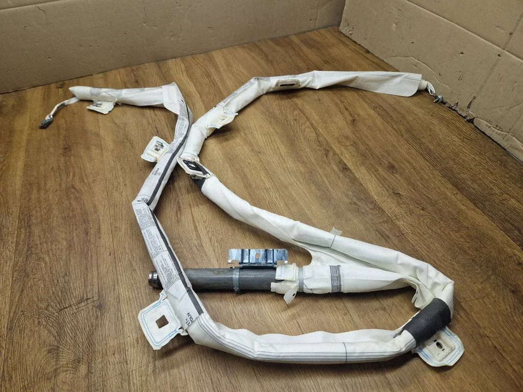 Roof airbag A1668602802