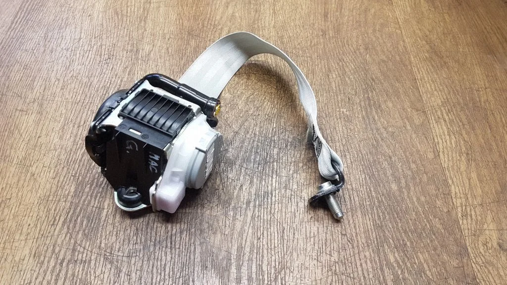 Rear seatbelt – Porsche Macan (95B) (2019-)