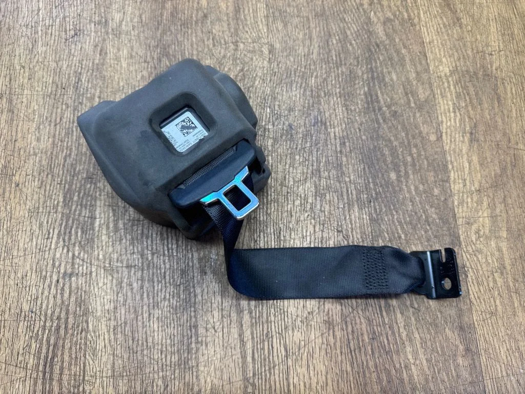 Rear seatbelt 7456277